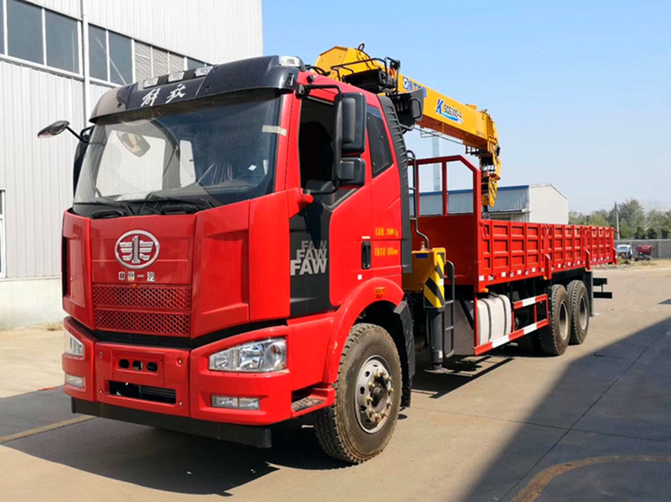 解放J6后雙橋隨車吊