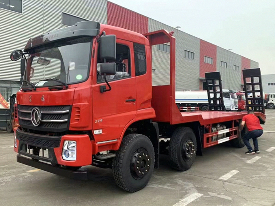 【25噸】東風(fēng)D17-Z小三軸平板運(yùn)輸車